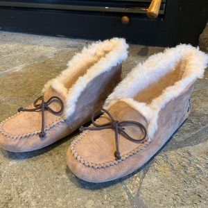 Ugg women’s Alena slipper